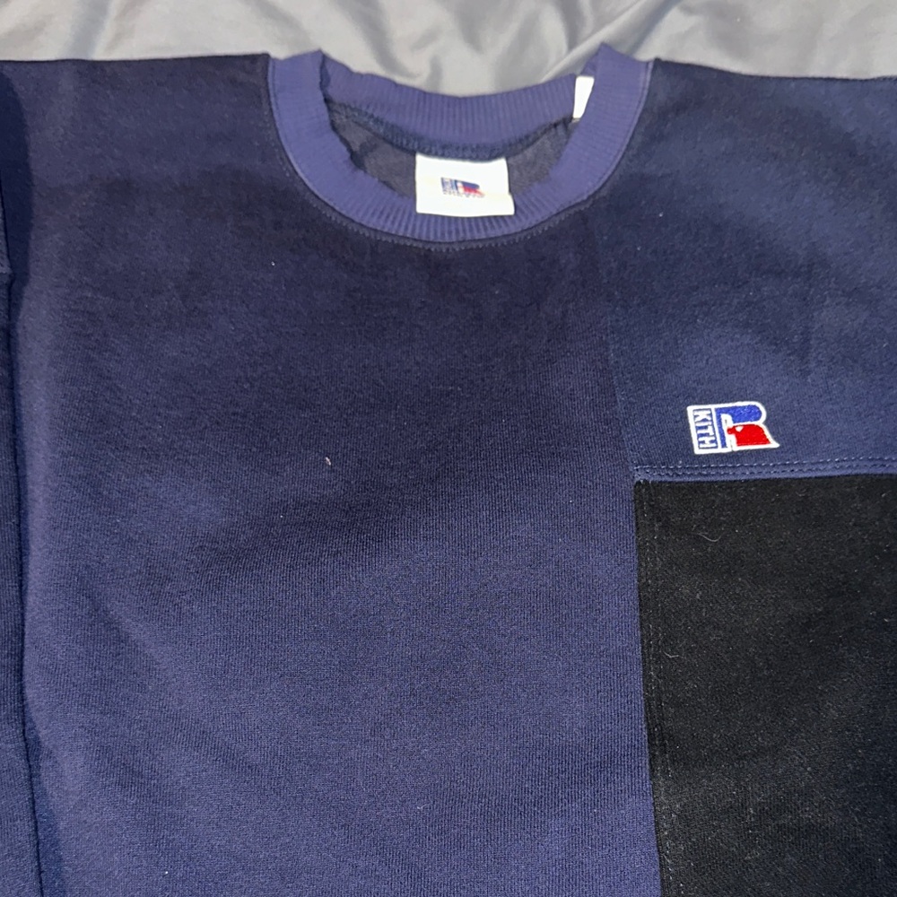 Kith Men's Dark Blue and Black Crewneck Sweater